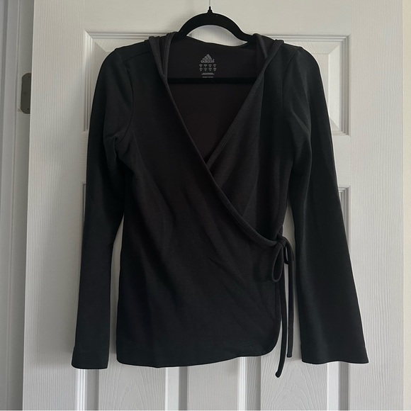 Size S Adidas Dark Grey Wrap Top with Hood - Picture 1 of 5